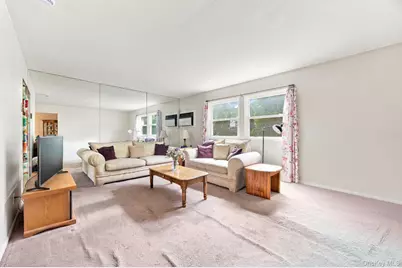 5 Conway Court, Glen Cove, NY 11542 - Photo 17