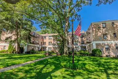 2 E Mill Drive #2A, Great Neck, NY 11021 - Photo 9