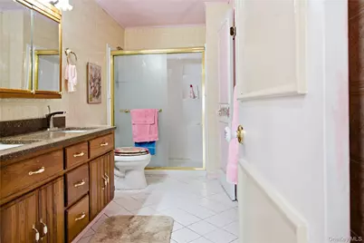 384 Singingwood Drive, Holbrook, NY 11741 - Photo 19