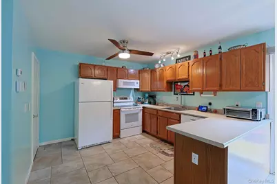 204 Parr Meadow Drive #2D, Newburgh, NY 12550 - Photo 11