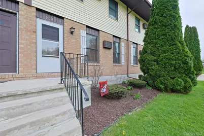 204 Parr Meadow Drive #2D, Newburgh, NY 12550 - Photo 5