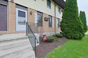 204 Parr Meadow Dr, Newburgh, NY 12550 - Photo 5