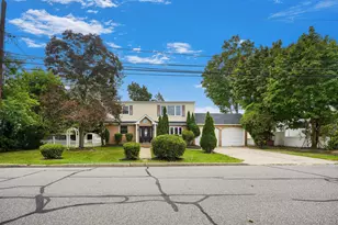 1565 10th St, West Babylon, NY 11704 - Photo 3