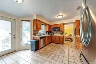 37 Buckingham Dr, Dix Hills, NY 11746 - Photo 11
