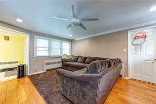 37 Buckingham Dr, Dix Hills, NY 11746 - Photo 3