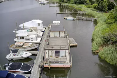 149 C Riverside Drive, Riverhead, NY 11901 - Photo 9