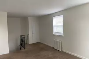 260-23 Langston Ave, Glen Oaks, NY 11004 - Photo 3