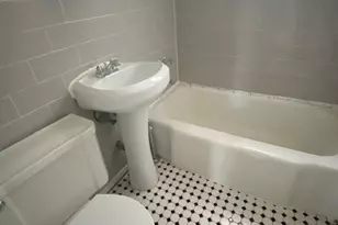 260-23 Langston Ave, Glen Oaks, NY 11004 - Photo 11