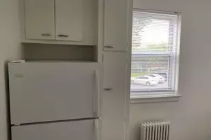 260-23 Langston Ave, Glen Oaks, NY 11004 - Photo 7