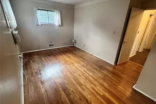 1556 N Gardiner Dr, Bay Shore, NY 11706 - Photo 7
