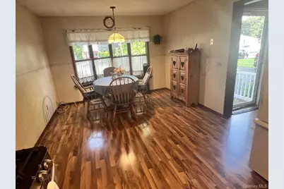1556 N Gardiner Drive, Bay Shore, NY 11706 - Photo 3