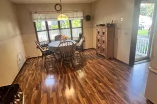 1556 N Gardiner Dr, Bay Shore, NY 11706 - Photo 3