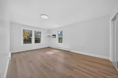 37 Jayson Avenue, Great Neck, NY 11021 - Photo 17