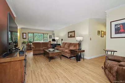 100 Diplomat Drive #6C, Mount Kisco, NY 10549 - Photo 3