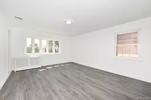 76-27 175th St, Fresh Meadows, NY 11366 - Photo 17