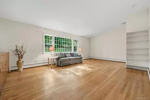 10 Oak Bend Rd, Poughkeepsie, NY 12603 - Photo 5