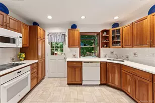 12 Lyons Rd, Armonk, NY 10504 - Photo 9