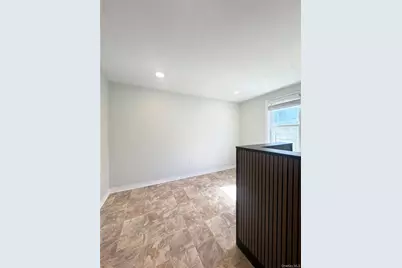 249 N Macquesten Parkway Floor #2, Mount Vernon, NY 10550 - Photo 3