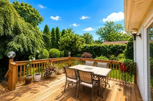 54 Magnolia Ln, Jericho, NY 11753 - Photo 19