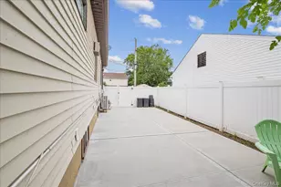 2696 W Alder Rd, Bellmore, NY 11710 - Photo 25