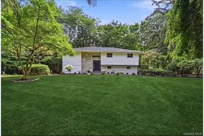 10 Moonedge Road, Northport, NY 11768 - Photo 1
