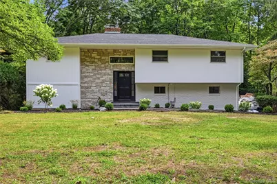 10 Moonedge Road, Northport, NY 11768 - Photo 5