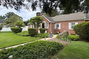 11 Keeler St, Huntington, NY 11743 - Photo 3