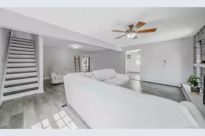 90 Twin Lane N, Wantagh, NY 11793 - Photo 3