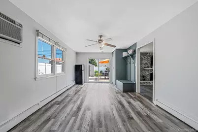 90 Twin Lane N, Wantagh, NY 11793 - Photo 5