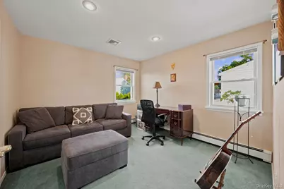 154 Celler Avenue, New Hyde Park, NY 11040 - Photo 17