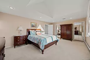 154 Celler Ave, New Hyde Park, NY 11040 - Photo 19