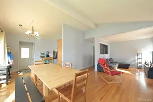 10 Pickwick Dr S, Hicksville, NY 11801 - Photo 5