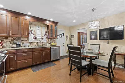 552 Briar Place, Far Rockaway, NY 11691 - Photo 7