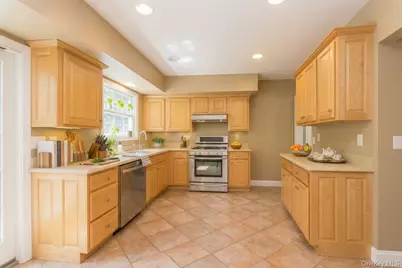 24 Old Homestead Road, Port Jefferson, NY 11777 - Photo 7
