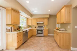 24 Old Homestead Rd, Port Jefferson, NY 11777 - Photo 7