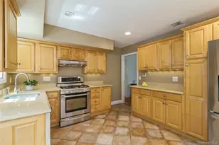 24 Old Homestead Rd, Port Jefferson, NY 11777 - Photo 9