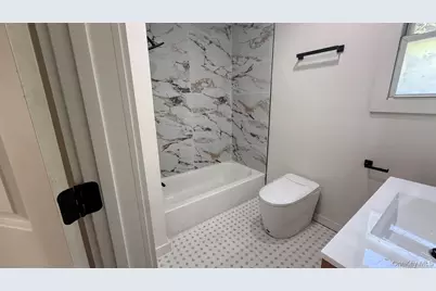 605 S Ocean Avenue, Freeport, NY 11520 - Photo 7