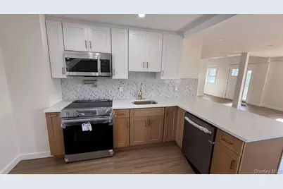 605 S Ocean Avenue, Freeport, NY 11520 - Photo 3