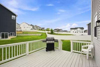 16 Kensington Lane, Poughkeepsie, NY 12603 - Photo 11
