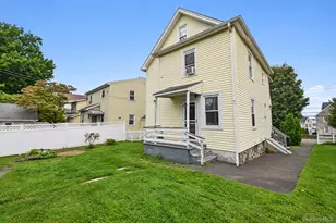 32 Josephine Evaristo Ave, Greenwich, CT 06830 - Photo 3