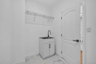 26 Hamlet Dr, Hauppauge, NY 11788 - Photo 39