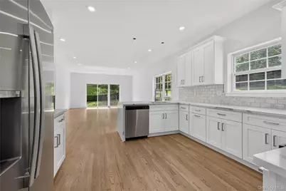 26 Hamlet Drive, Hauppauge, NY 11788 - Photo 13