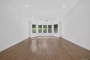 26 Hamlet Dr, Hauppauge, NY 11788 - Photo 21