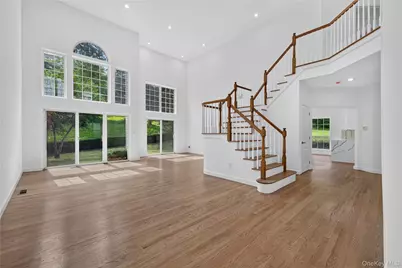 26 Hamlet Drive, Hauppauge, NY 11788 - Photo 9
