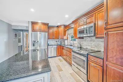 9 Rodney Street, Port Jefferson Station, NY 11776 - Photo 13