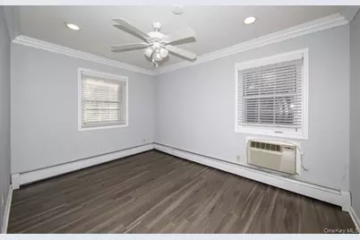 64 S Clinton Avenue #4B, Bay Shore, NY 11706 - Photo 7