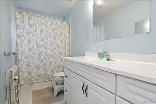 1095 Huckleberry Rd, Bellmore, NY 11710 - Photo 17