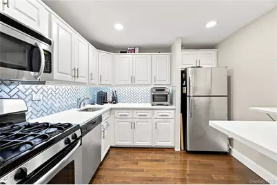 1 Bay Club Drive #3E, Bayside, NY 11360 - Photo 7