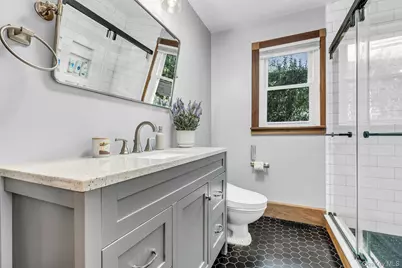 310 E Montauk Highway, Hampton Bays, NY 11946 - Photo 19