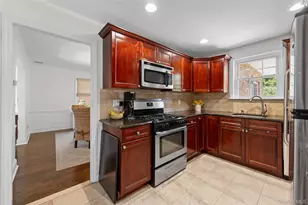 33 Ogden Ave, East Williston, NY 11596 - Photo 13